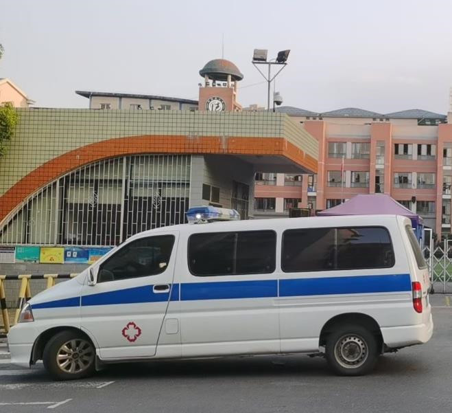 漠河救护车出租护送骨折病人一公里多少钱